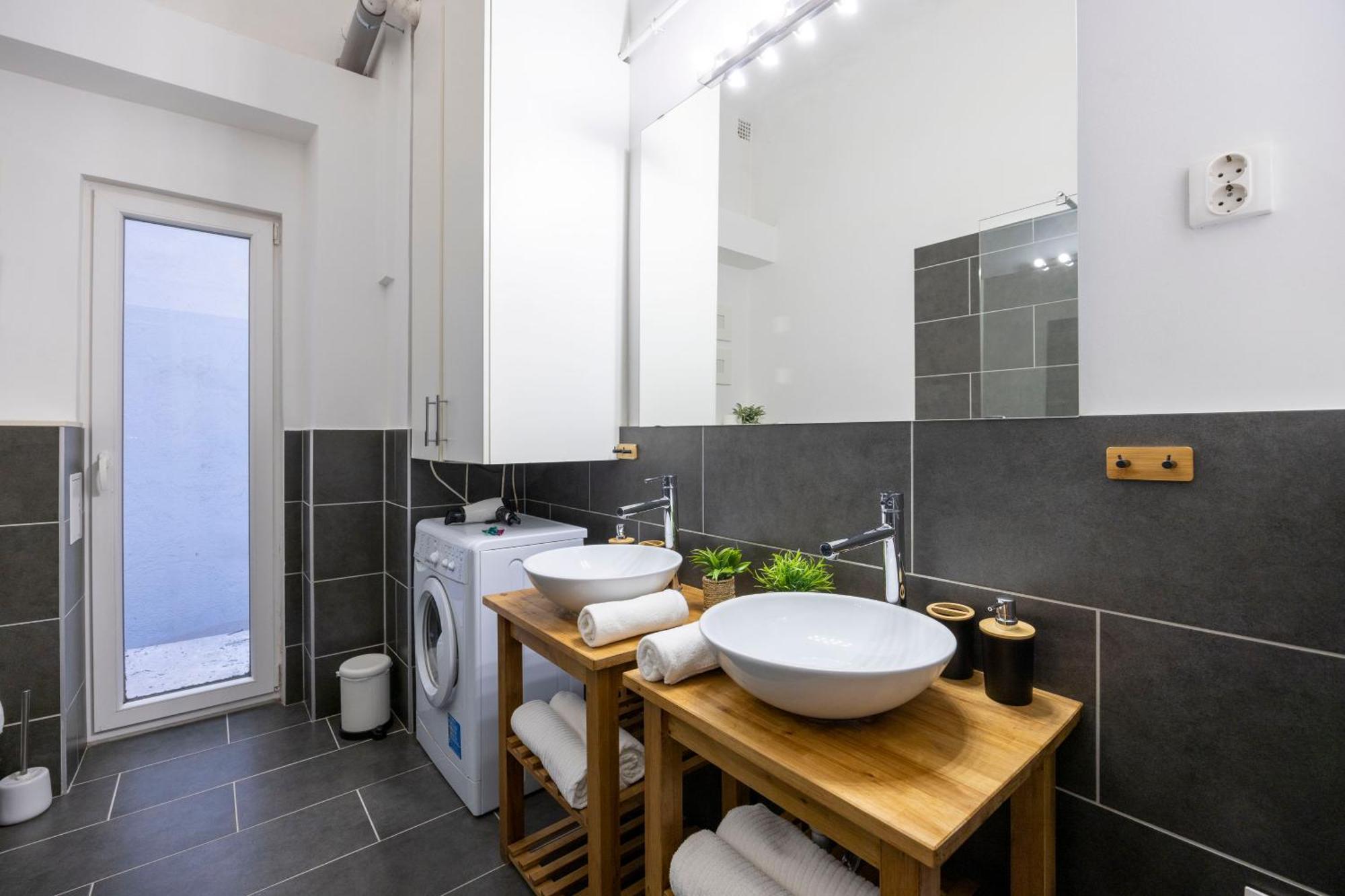 Charming & Cozy Stylish Apartment In The Heart Of Budapest Exterior photo