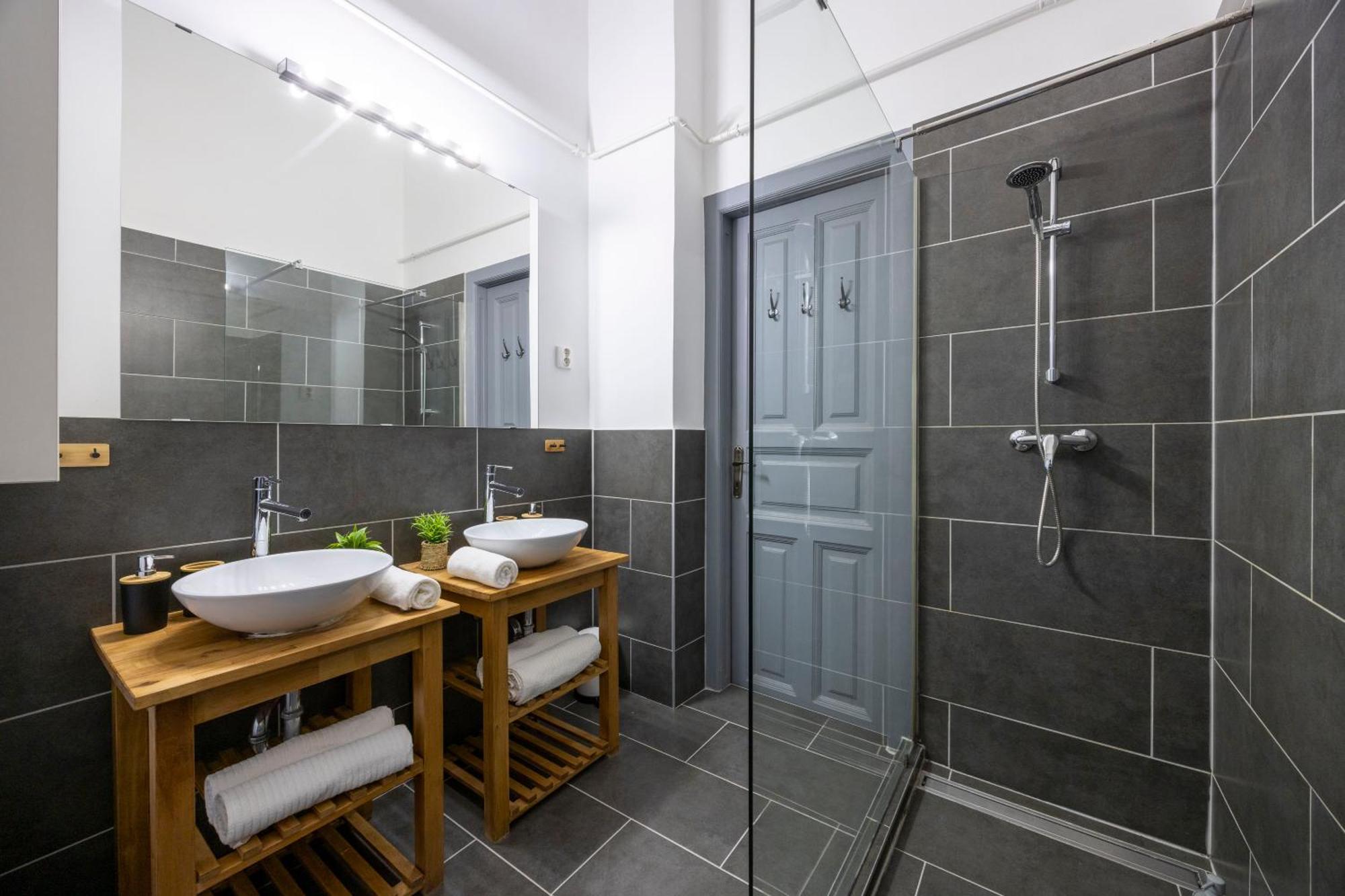 Charming & Cozy Stylish Apartment In The Heart Of Budapest Exterior photo